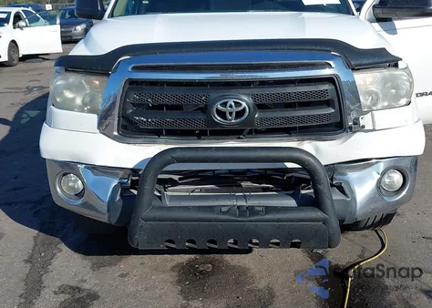 2011 Toyota Tundra Grade 4.6L V8 z USA, uszkodzony, nr VIN 5TFRM5F17BX029448
